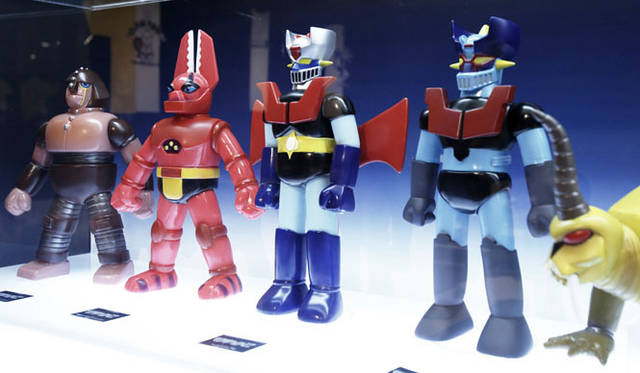 <strong>MEDICOM TOY｜メディコム・トイ</strong>　新製品展示会「MEDICOM TOY EXHIBITION ’13」　中央／マジンガーZ（クラシック版2）（2013年7月発売予定）