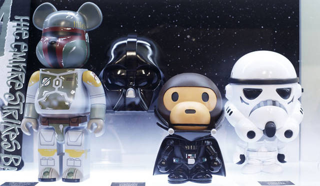 <strong>MEDICOM TOY｜メディコム・トイ</strong>　新製品展示会「MEDICOM TOY EXHIBITION ’13」　中央／STORMTROOPER