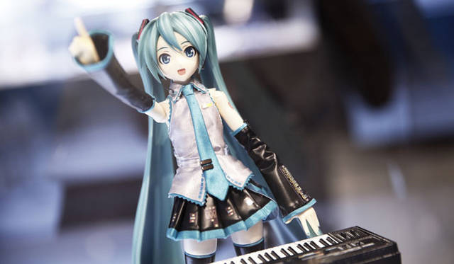 <strong>MEDICOM TOY｜メディコム・トイ</strong>　新製品展示会「MEDICOM TOY EXHIBITION ’13」　初音ミク（2014年1月発売予定）