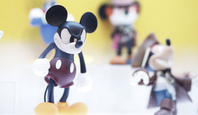 <strong>MEDICOM TOY｜メディコム・トイ</strong>　新製品展示会「MEDICOM TOY EXHIBITION ’13」　ミッキーマウス（ミッキーのライバル大騒動より）（発売中）