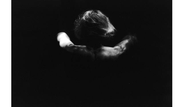 <strong>ART｜平間至写真展『last movement － 最終の身振りへ向けて』</strong>　山梨県桃花村, 2010 ©Itaru Hirama