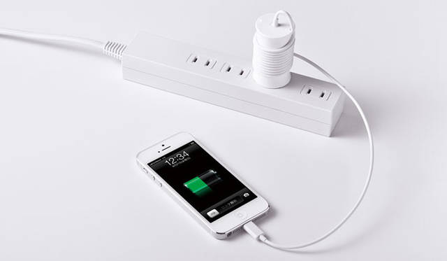 <strong>SoftBank｜ソフトバンク</strong>　「SoftBank SELECTION」Lightningコネクタ対応ACアダプタ「itomaki ACアダプタ for iPhone」　ケーブルは使いやすい1.5m