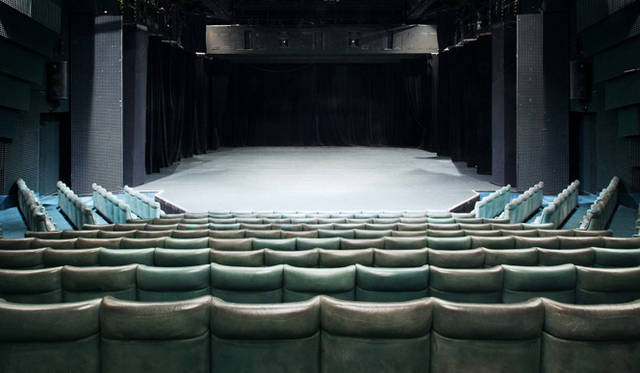 <strong>Vol. 3｜チェコ・プラハ</strong>　新国民劇場