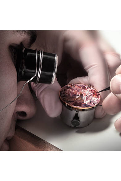 バーゼルワールド2013会場内、ブルガリブースの前にて