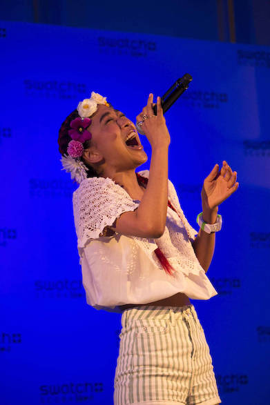 青山テルマさん