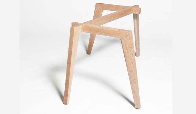 <strong>西武渋谷店インテリアフロア「LIVING EDITON」</strong>　スモールギャラリースペース「Preview（プレビュー）」に出展、デザインスタジオ「2TONE」　ダイニングテーブル「Zack」