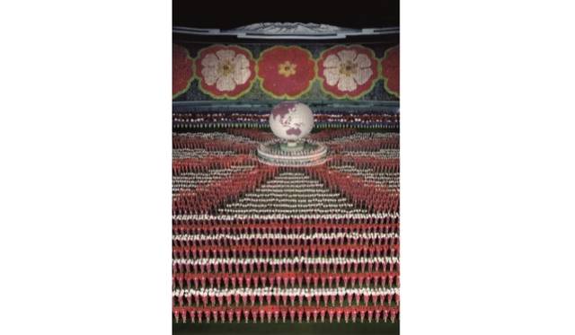 <strong>ART｜日本で初の個展となる『アンドレアス・グルスキー展』を開催</strong>　《ピョンヤン I》　2007年　© ANDREAS GURSKY/JASPAR, 2013 Courtesy SPRÜTH MAGERS BERLIN LONDON