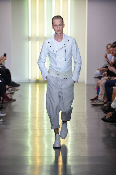 <strong>DIESEL BLACK GOLD