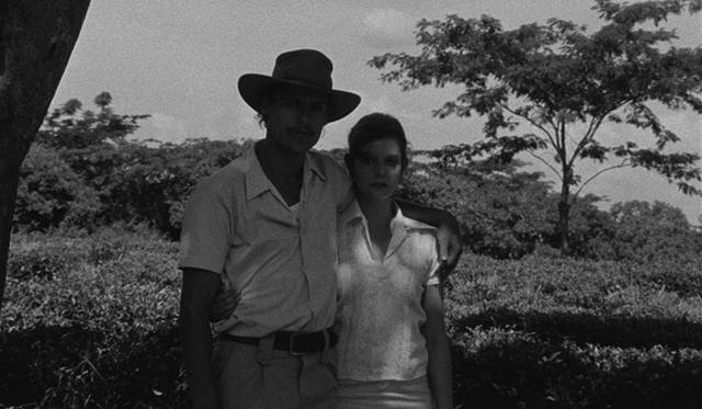 若かりし日のベントゥーラ（左）とアウロラ　© O SOM E A FÚRIA, KOMPLIZEN FILM, GULL