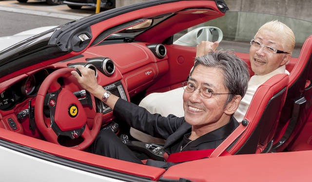 MCのロバート・ハリス氏（手前）とパティシエの辻口博啓氏（奥）