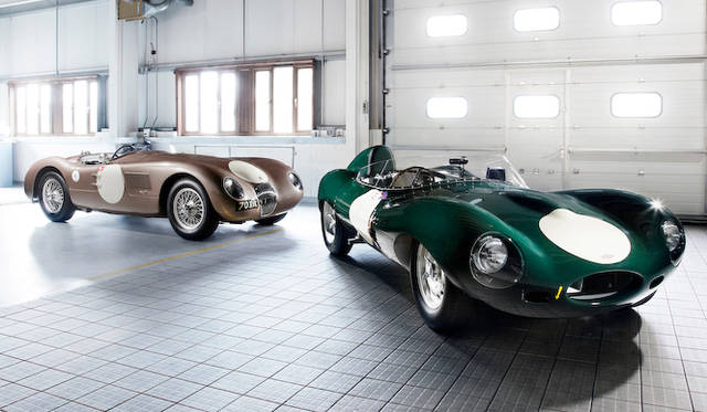 ジャガー「Fタイプ」の先代となる「Eタイプ」のさらなる祖先は、ル・マン24時間レースを1955年から57年まで制した「Dタイプ」（手前）だ。そしてさらにその先代となるのが、ジャガーのレーシングカーの原点ともいうべき1951年、53年のル・マン24時間レースを制したCタイプ（奥）