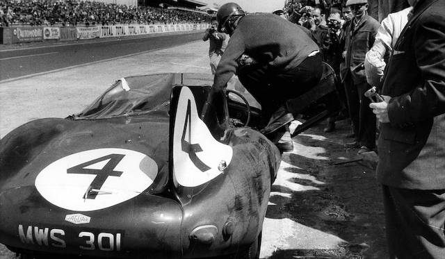 1956年にル・マン24時間レースを制したDタイプ