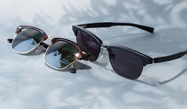 特集｜夏の定番サングラスBEST10<br /><br /><strong>“TEIBAN” SUNGLASS 06｜ブロウライン<br />“知的フレーム”の筆頭</strong><br /><br />レンズ上部、眉の部分にフレームを残したデザインで、眼鏡、サングラスともに、知的な印象を演出してくれるのが魅力であろう。フレーム形状そのものがデザイン要素となっているので、そのほかの装飾は少ないほうがベター。カジュアルによし、ドレスコードの厳しくない職場であれば、ビジネスにも対応できるタイプといえる。<br /><br />左／2万5200円（レイバン／ミラリ ジャパン）<br />右／3万7800円（フォーナインズ・フィールサン／フォーナインズ） <br /><br />ミラリ ジャパン　Tel. 03-5428-6475<br />フォーナインズ　Tel. 03-5727-4900