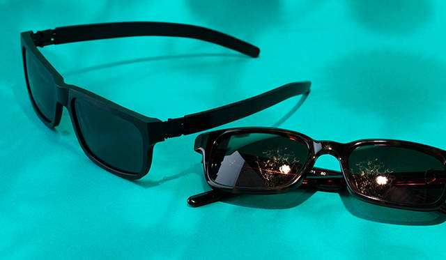 特集｜夏の定番サングラスBEST10<br /><br /><strong>“TEIBAN” SUNGLASS 10｜セルフレーム・スクエア<br />長く付き合える都会的デザイン</strong><br /><br />スクエアタイプは、どちらかといえば面長で、目と眉が近い人にお薦め。特にレンズの天地幅が狭いものほど、その傾向が強くなる。黒フレームならよりスタイリッシュに、茶やべっ甲なら上品さを醸し出す。長く付き合える定番デザインにして、モダンな印象──スクエアのセルフレームこそ、大人のためのサングラスと言える。<br /><br />左／4万950円（ic!ベルリン／オブジェ イースト）<br />右／3万6750円（ロバート・マーク／グローブスペックス エージェント）<br /><br />オブジェ イースト　Tel. 03-3538-3456<br />グローブスペックス エージェント　Tel. 03-5459-8326