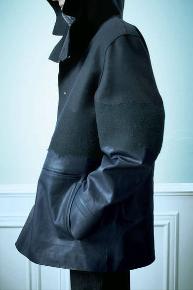 <strong>HANKYU MEN’S TOKYO<br /><br /> 2013-14 AUTUMN & WINTER COLLECTION<br /><br />  THEME｜FRENETIC<br />BRAND｜FENDI</strong> <br /> <br />  コート66万7800円（フェンディ／阪急メンズ東京3階）