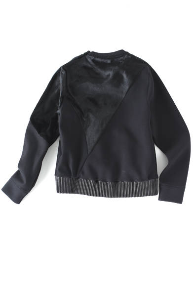 <strong>HANKYU MEN’S TOKYO<br /><br /> 2013-14 AUTUMN & WINTER COLLECTION<br /><br />  THEME｜FRENETIC<br />BRAND｜NEIL BARRETT</strong> <br /> <br />  阪急限定発売。プルオーバー16万8000円（ニール・バレット／阪急メンズ東京2階）