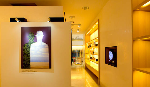 1980年代にブルガリが展開した広告キャンペーン「ドリーム」に大きな影響を与えたルネ・マグリット作の「美しき社会」