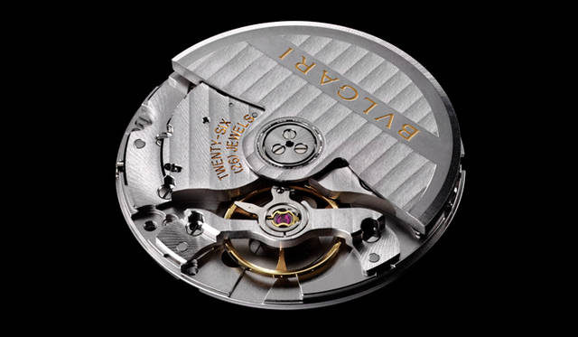 新作「ブルガリ・ブルガリ」に搭載される、自社製の自動巻きムーブメント「キャリバーBVL191」