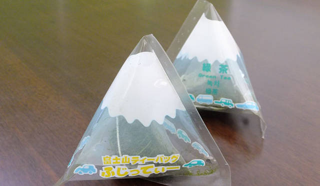 <strong>富嶽三十六プロジェクト</strong>　「富士山ティーバッグ ふじってぃー 煎茶」各105円（小栗農園）