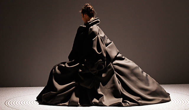 <strong>VIKTOR & ROLF｜ヴィクター&ロルフ</strong> 2013年秋冬オートクチュールコレクション