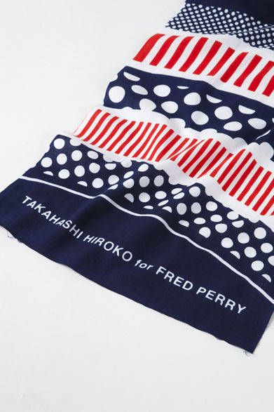 <strong> FRED PERRY｜フレッドペリー</strong>　フレッドペリー×高橋理子コラボレーション「TAKAHASHI HIROKO for FRED PERRY」　てぬぐい「100×35」2310円
