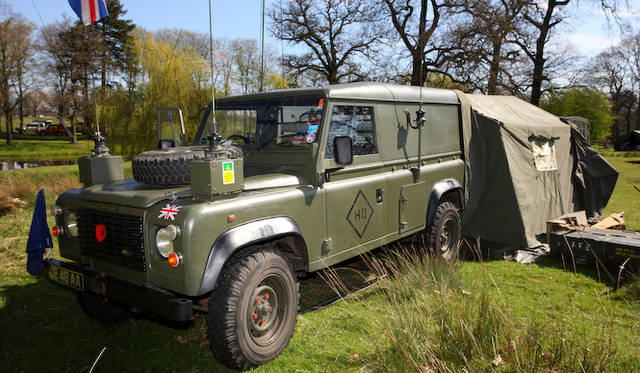 モデル名のFFRはFitted For Radio。1995年6月7日に就役し、国連軍へ派遣された英国軍とともに、クロアチアに持ち込まれ、その後、人道支援のため、ボスニア・ヘルツェゴビナのトゥズラ空港へと移動した