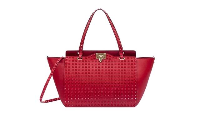 <strong>VALENTINO｜新作ロックスタッズ「ルージュ」が店舗限定発売</strong>　レザーのトートバッグ[H29×W25×D14cm] 43万7850円