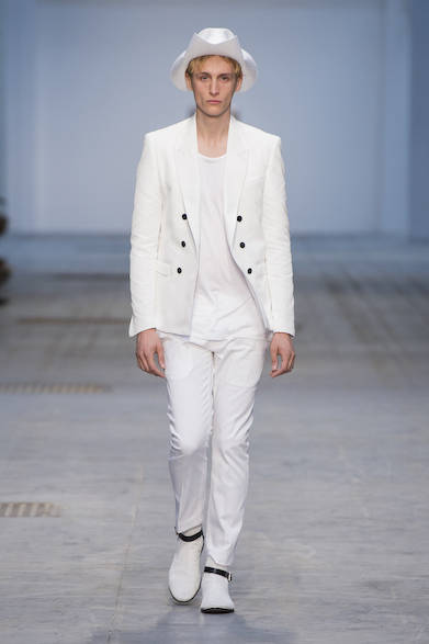 <strong>CoSTUME NATIONAL