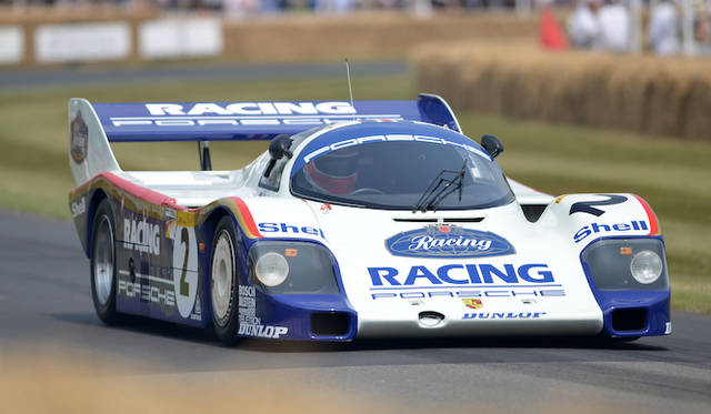 1982年にポルシェがインディ500用に開発したレーシングカー。ル・マン24時間レースでは、1982年から85年まで4連覇をはたした。ニュルブルクリンク北コースでは6分11秒13のコースレコードを記録