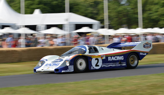 1982年にポルシェがインディ500用に開発したレーシングカー。ル・マン24時間レースでは、1982年から85年まで4連覇をはたした。ニュルブルクリンク北コースでは6分11秒13のコースレコードを記録