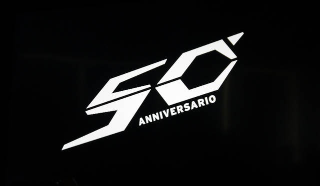 ランボルギーニ ジャパン カントリーマネージャー　エジナルド・ベルトーリ氏（左手前）