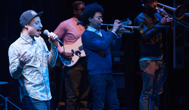 <strong>特集｜BLUE NOTE NOW!</strong>　右奥が日本人トランペッターのタクヤ・クロダさん