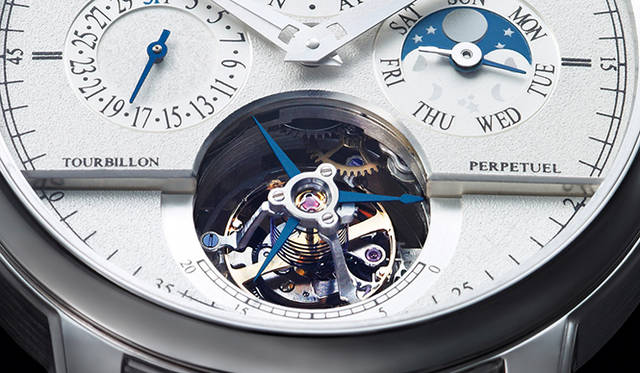 「マスター・グランド・トラディション・トゥールビヨン・シリンダー・パーペチュアルカレンダー・ジュビリー」の心臓部には、シリンダー型のヒゲゼンマイがのぞく