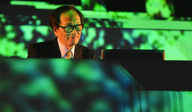 イベントのトリを務めたのは“世界のTOMITA”こと、冨田勲氏。圧巻のライブパフォーマンスを披露した