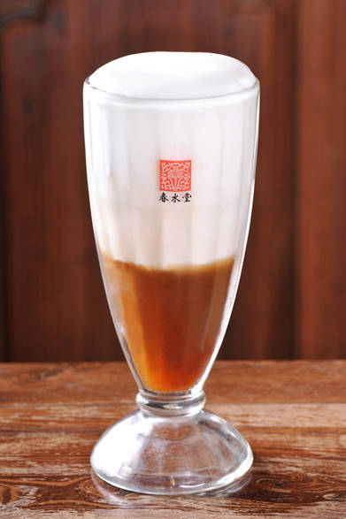 紅茶ラテ 450円（持ち帰りは420円）