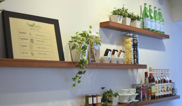 <strong>LAZY SUSAN｜レイジースーザン</strong>　イセタンスポーツゲート内「トリーツ・アンド・カンパニー 伊勢丹新宿店」