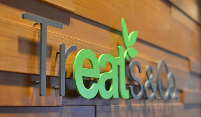 <strong>LAZY SUSAN｜レイジースーザン</strong>　イセタンスポーツゲート内「トリーツ・アンド・カンパニー 伊勢丹新宿店」