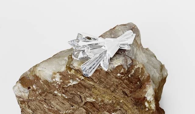 <strong>Maison Martin Margiela Crystalactite for Swarovski｜革新的なフュージョンカット「クリスタラクタイト」を発表</strong>　コマーシャルピース　“Maison Martin Margiela for Atelier Swarovski”