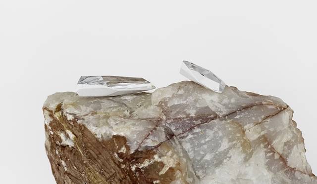 <strong>Maison Martin Margiela Crystalactite for Swarovski｜革新的なフュージョンカット「クリスタラクタイト」を発表</strong>　コマーシャルピース　“Maison Martin Margiela for Atelier Swarovski”