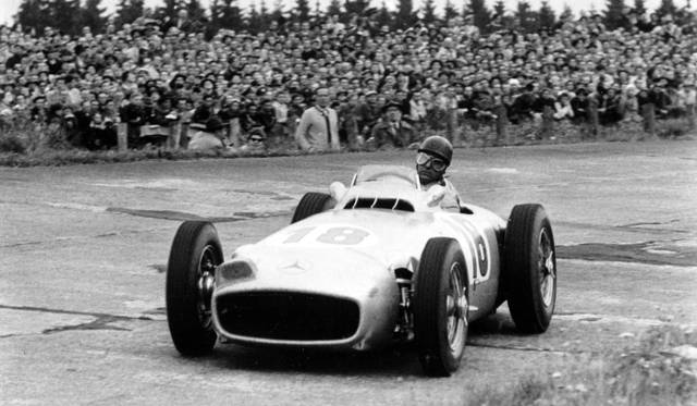 “普通の”オープンホイールのW196R。このように色々なバリエーションがあった。このクルマの同型車が、先日のグッドウッド・フェスティバル・オブ・スピードで開催されたオークションで、30億円という、自動車としては史上最高額で落札されて話題になった