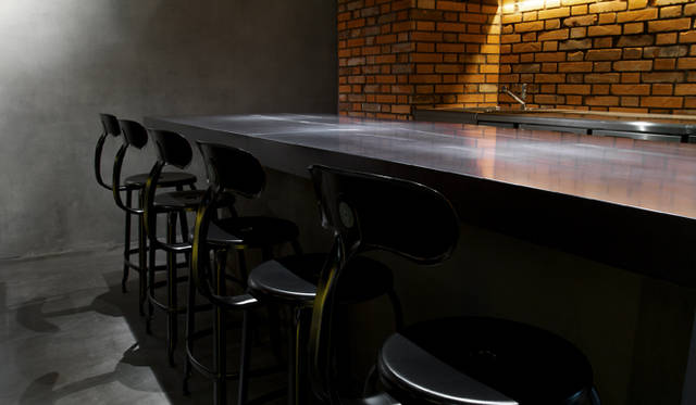 その独特の形状から白鳥の首と呼ばれているニコルチェア