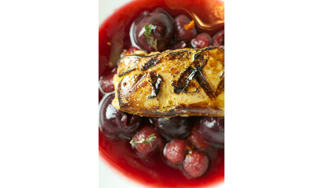 アラカルトメニューから「フォアグラコンフィの炙り焼」