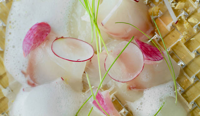 季節のアラカルトメニューから「石鯛のマリネ」