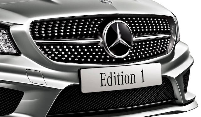 エディション1では、フロントグリルがクローム付ハイグロスブラックルーバーを採用