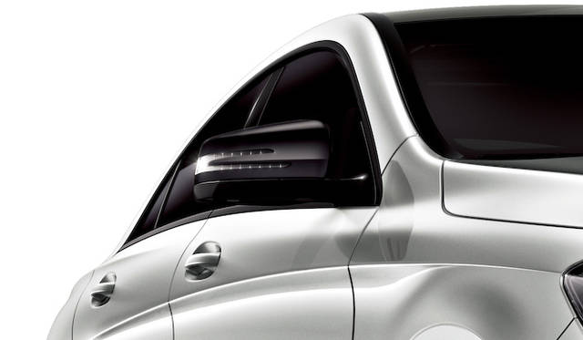 エディション1は、ドアミラーとウインドウライントリムがブラック仕上げ