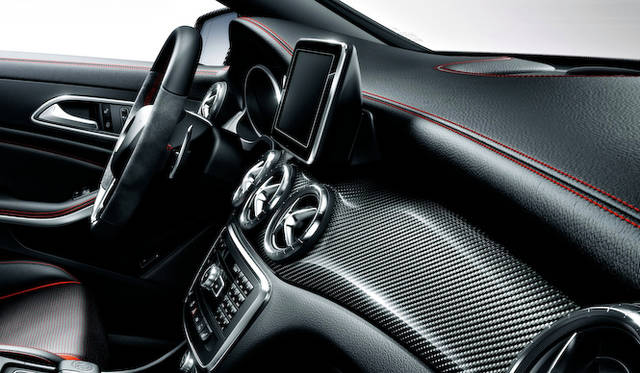 AMGアドバンスト パッケージ 装着車