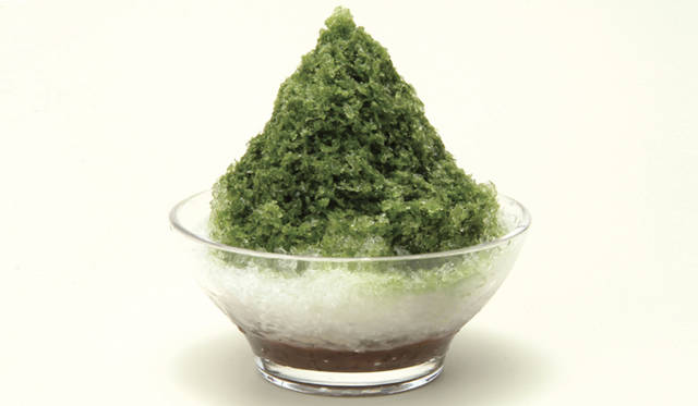 宇治金時　1260円（小サイズは840円）<br/>取扱店｜虎屋菓寮全店（赤坂本店、TORAYA TOKYO、東京ミッドタウン店、銀座店、帝国ホテル店、新宿伊勢丹店、横浜そごう店、御殿場店、京都一条店、京都四条店）<br/>販売期間｜9月中旬まで