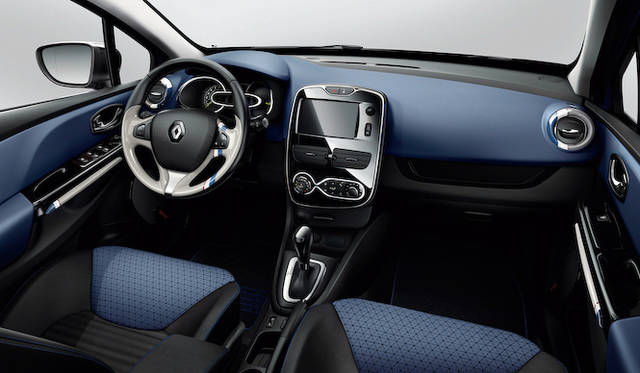 インテリアには、フランス国旗をデザインした「パック・デザイン」が採用される