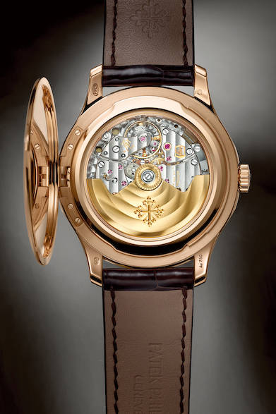 「Calatrava Ref. 5227｜カラトラバ Ref.5227」　新開発のインビジブル・ヒンジを採用した「カラトラバ Ref.5227」の開閉式裏蓋