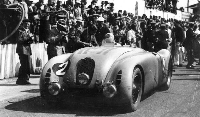 1937年、ウィミーユはブガッティ57Gタンクを駆って、ル・マン24時間耐久レースを制した
